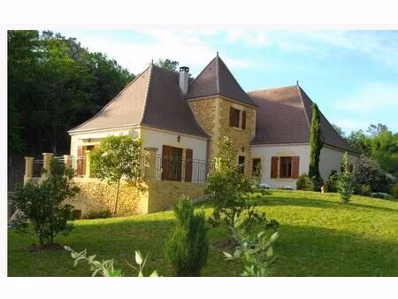belle maison de caractère avec piscine en dordogne