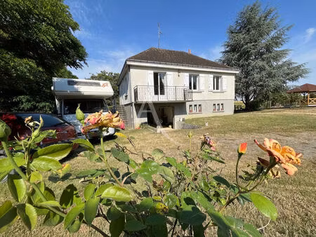 vente maison 4 pièces  84.00m²  château