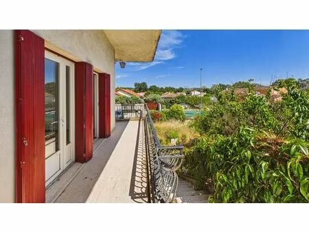 exclusivite a saisir morieres les avignons villa 185 m² 2 logements idéal pour 2 familles.