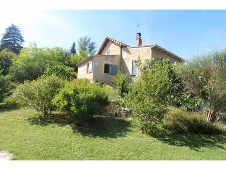 a vendre à st-martin de castillon au coeur du luberon maison de charme avec jardin arboré