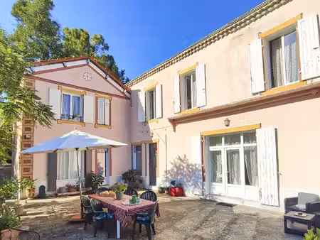 spacieuse propriété de caractère belles vues et piscine