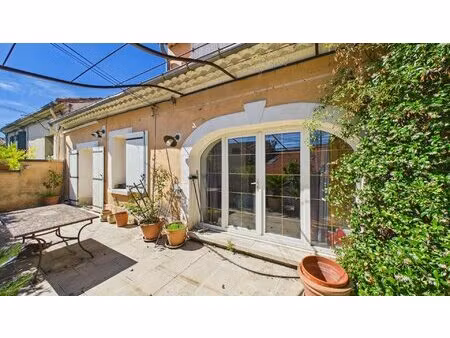 à 5 km d'avignon ? maison de village 170 m² avec terrasse  garage ? idéale 2 familles