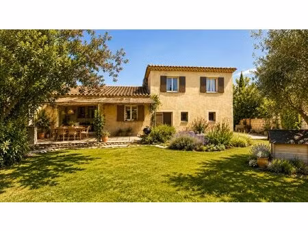 maison à vendre à eyragues avec piscine  jardin et garage alpilles / provence