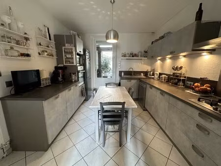 maison confortable et spacieuse  idéale pour une famille.