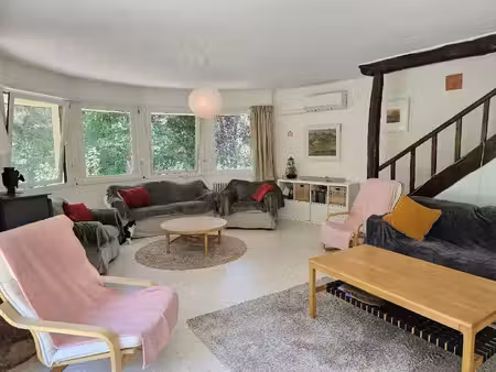 propriété avec piscine sur 2 ha 6 + 2 logements indépendants