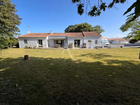 vente maison 5 pièces  130.00m²  la mothe achard