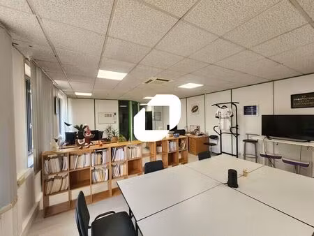 location bureaux 71 m²