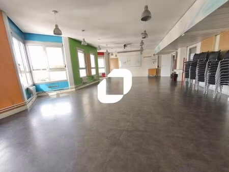 vente bureaux 697 m²
