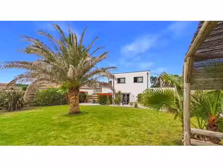saint-geours-de-maremne villa contemporaine de 2022 (160 m²) avec piscine chauffée et...