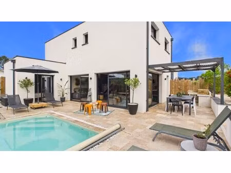 villa familiale aux belles prestations