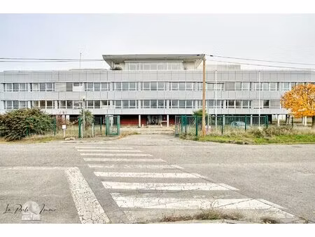 muret immeuble de bureaux 1818 m2 sur terrain de 6319 m2 à vendre