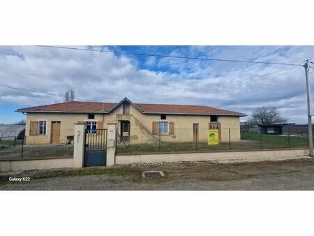 propriété rurale de 3 9 hectares avec fermette à renover entièrement- canton aurignac