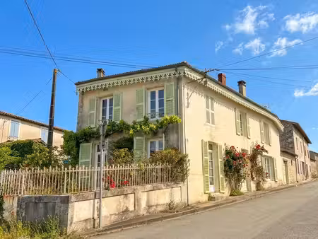 charmante maison de caractère avec cave voûtée et jardins