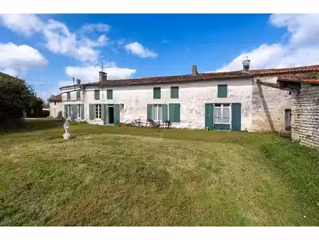 maison principale et ensemble des biens - excellent potential pour un investisseur - à 10.