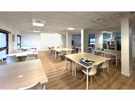 location bureaux 170 m² à 378 m²