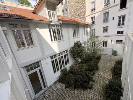 vente bureaux 111 m² à 702 m²