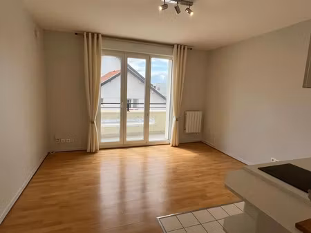 location appartement 1 pièce 23 m² à reims (51100)