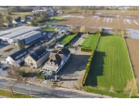 commercieel te koop in maasmechelen met 4 slaapkamers