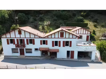 bidarray - maison de caractère - 139 m² habitables  278 m² utiles et fort potentiel