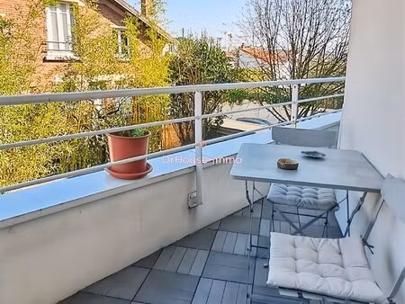 situation ideale - au calme- magnifique 2 pieces-terrasse -box -