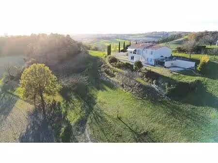 maison contemporaine ave vue à gurat!!