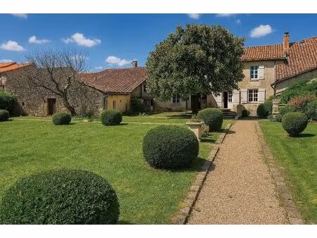 saint claude - maison du xve siècle de 3 chambres avec jardin et grange