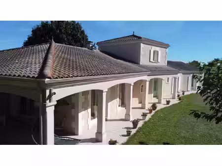 villa spacieux 4 chambres et dépendance