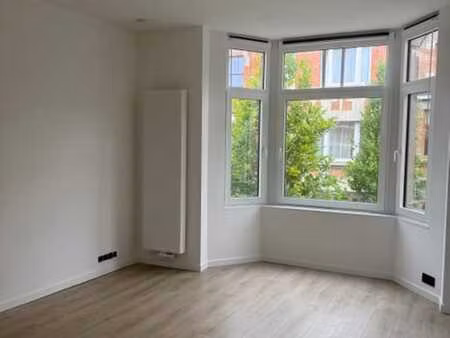 appartement 1 ch full rénové lumineux 42m2 + terrasse 10m2