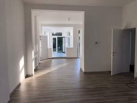 magnifique appartement 2 chambres avec jardin et terrasses