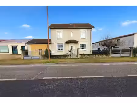 mézières sur issoire - belle maison avec 3 chambres  garage  dependence et 1.7 hectares...