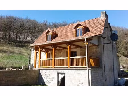 maison en pierre rénovée avec gîte - salles courbatiés