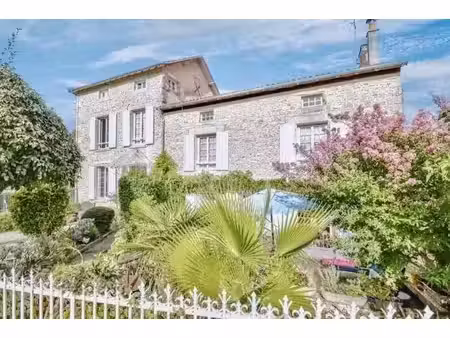 superbe maison de village rénovée offrant espace  charme et flexibilité