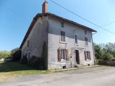 belle maison individuelle en pierre de 4 chambres à rénover avec jardin  grange et terrain