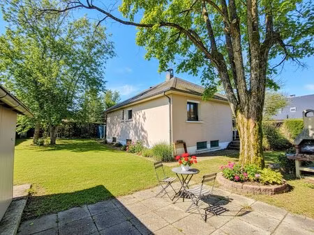 villa grand garage au calme - sebazac