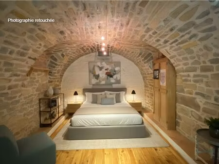 superbe t3 en duplex avec terrasse privée et jardin commun à millau