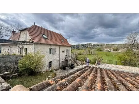 maison atypique dans la vallée du lot