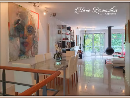 maison contemporaine à vendre dans le quartier cathédrale