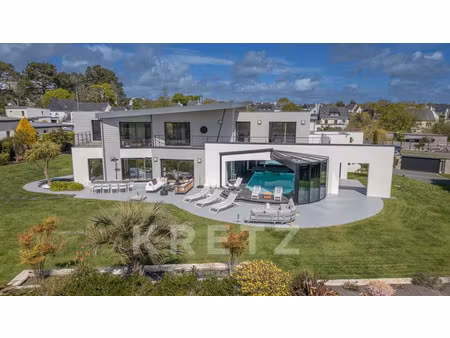 maison de luxe à vendre dans le quartier beuzec conq-lochrist-parc-menez