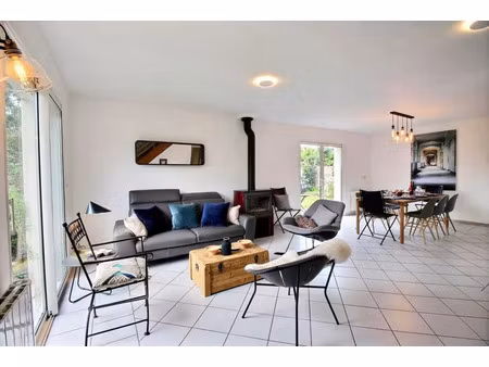 location maison 6 pièces 121 m² à le bono (56400)