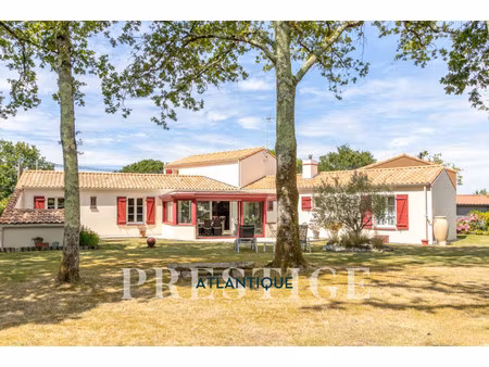 maison de luxe à vendre dans le quartier birochère-joselière