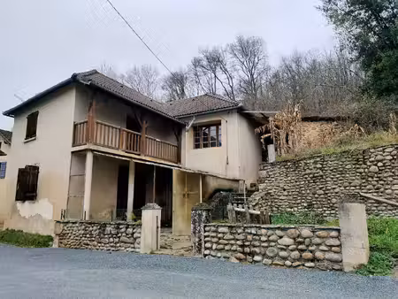 belle maison typique à fort potentiel
