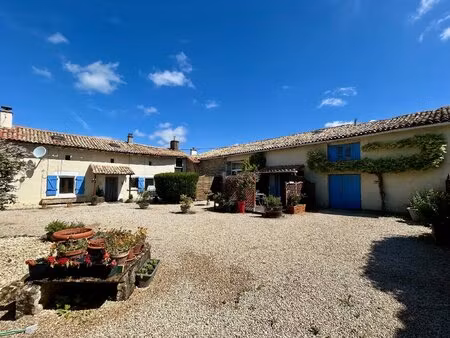 charmante ferme rénovée avec gîtes  spa et camping