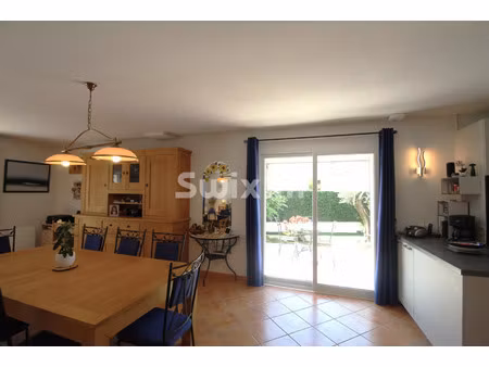 villa de luxe à vendre dans le quartier villeneuve