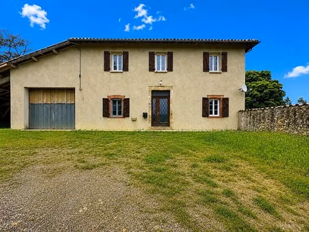 a vendre maison seissan avec garage jardin arboré sans vis a vis