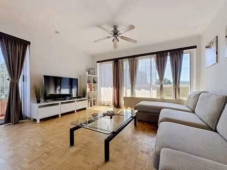 superbe appartement lumineux avec balcons