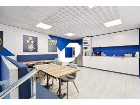 vente bureaux 708 m²