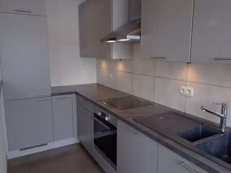 appartement 2 ch. lumineux avec balcon  airco et garage