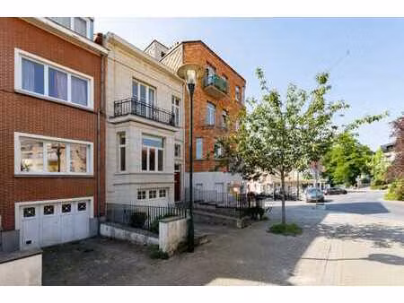 maison (3ch/2sdb) avec terrasses et double garage