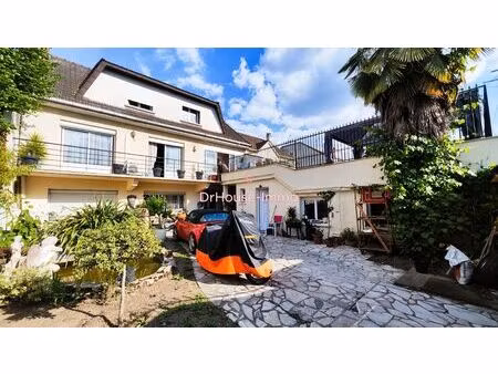 saint-maur-des fossés - maison familiale de 320 m² à fort potentiel d'aménagement - adamvi