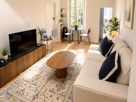 t2 meuble proche capitole avec terrasse